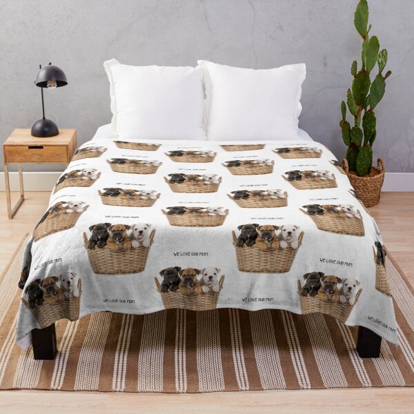 Aperçu de l'œuvre Bouledogue - Adorables chiots créée et vendue par MasonsTshirts.