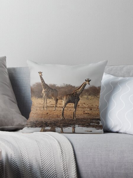 Artikel-Vorschau von Zwei Giraffen stehen in der Nähe eines Wasserbeckens, designt und verkauft von Proud & Pretty Wildlife Photography.
