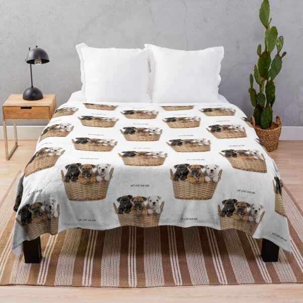 Aperçu de l'œuvre Bouledogue - Adorables chiots créée et vendue par MasonsTshirts.