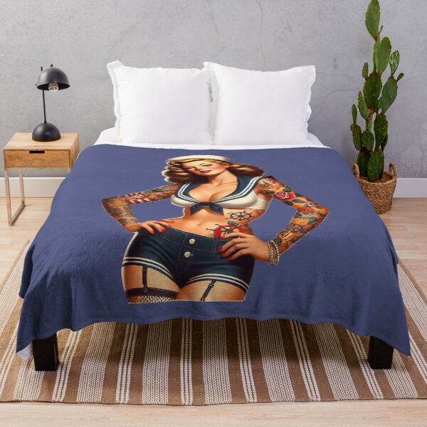 Aperçu de l'œuvre Pin-up marin tatouée sexy vintage créée et vendue par PinUpPizzazz.