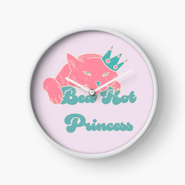 Artikel-Vorschau von Bett Rot Princess, designt und verkauft von LupineCrow.