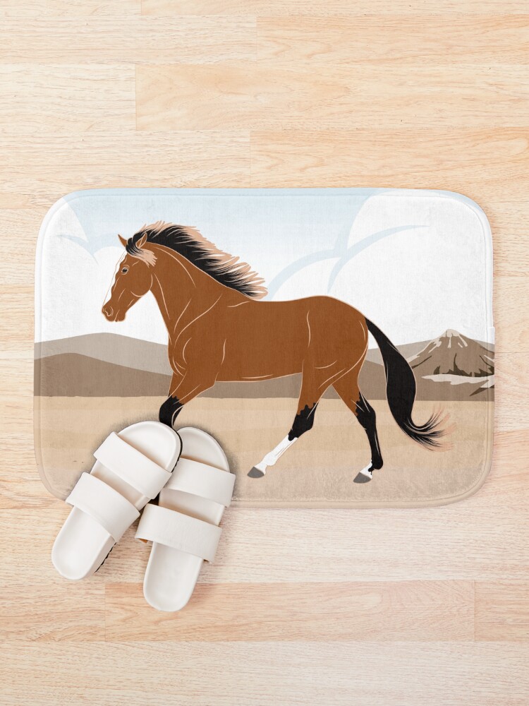 Aperçu 2 sur 6. Tapis de bain avec l'œuvre Cheval Barbe, cheval bai sur un fond de paysage, cheval de selle, races de chevaux du Maroc créée et vendue par WebEquitation.