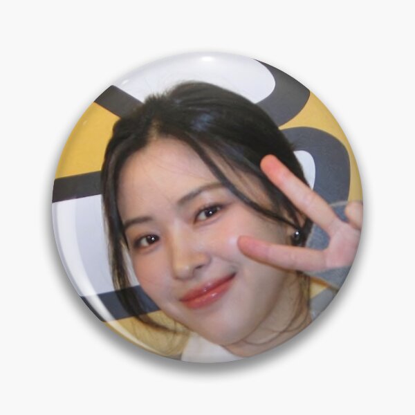 Artikelvorschau, ITZY GOLD IMAGINÄRER FREUND RYUJIN MIDZY entworfen und verkauft von Valereekmerch.