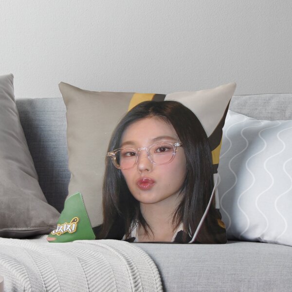 Item preview, ITZY GOLD IMAGINARY FRIEND YEJI MIDZY designed and sold by Valereekmerch.