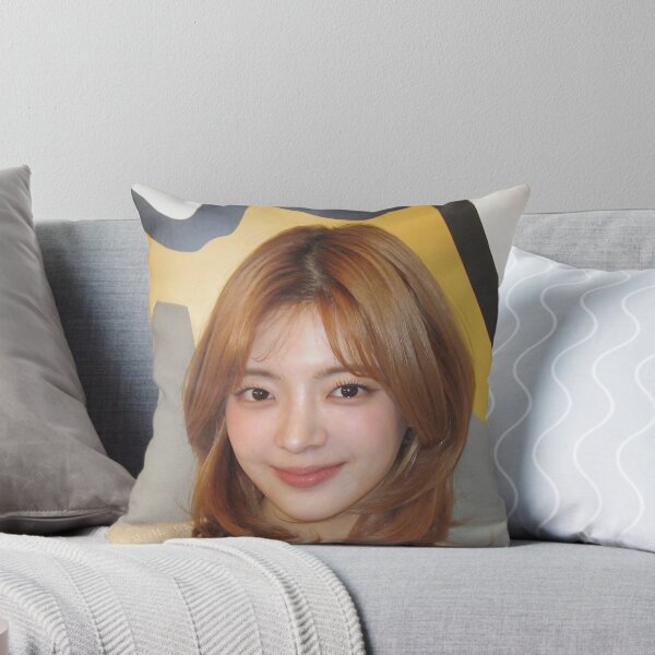 Item preview, ITZY GOLD IMAGINARY FRIEND LIA MIDZY designed and sold by Valereekmerch.
