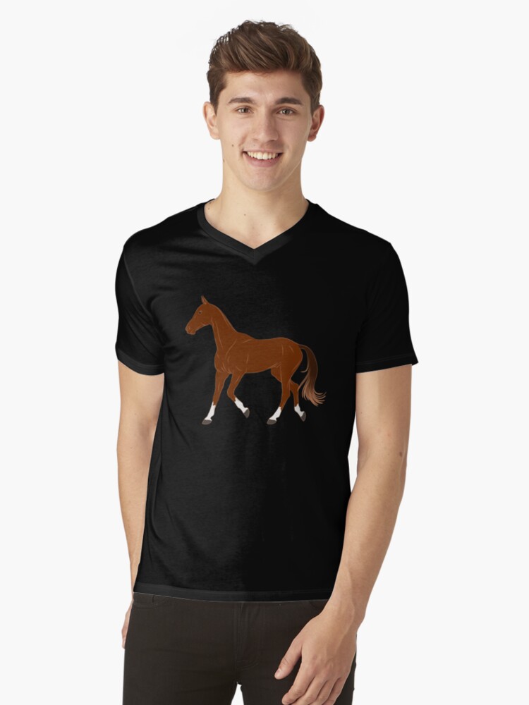 Aperçu 1 sur 3. T-shirt col V avec l'œuvre Cheval Akhal Téké, dessin cheval alezan, cheval de selle, races de chevaux du Turkménistan créée et vendue par WebEquitation.