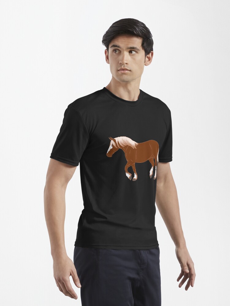 Aperçu 3 sur 7. T-shirt respirant avec l'œuvre Cheval Breton, dessin cheval alezan, cheval de trait, races de chevaux de la France créée et vendue par WebEquitation.