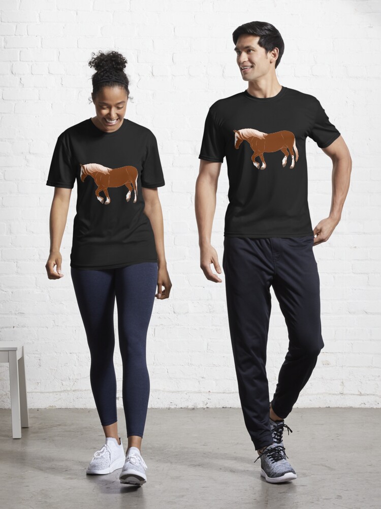Aperçu 1 sur 7. T-shirt respirant avec l'œuvre Cheval Breton, dessin cheval alezan, cheval de trait, races de chevaux de la France créée et vendue par WebEquitation.