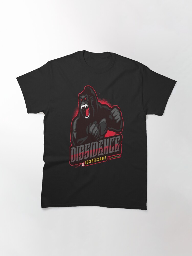 Aperçu 3 sur 7. T-shirt classique avec l'œuvre Anar-13-Dissidence. créée et vendue par Vinidal.