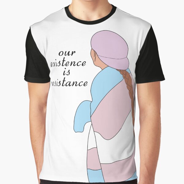 Vista previa del artículo con la obra «Nuestra existencia es resistencia (Trans)», diseñado y vendido por SpoonsAndRoses.