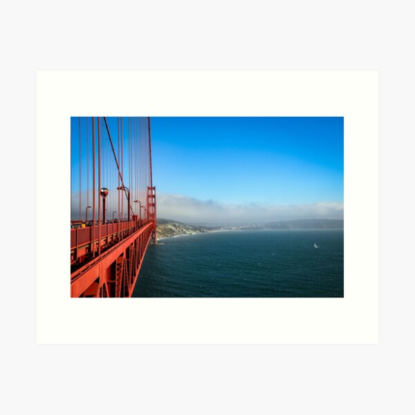 Aperçu de l'œuvre Le Golden Gate Bridge dans le brouillard matinal - Paysage marin de la baie de San Francisco créée et vendue par V-Uribe-FineArt.