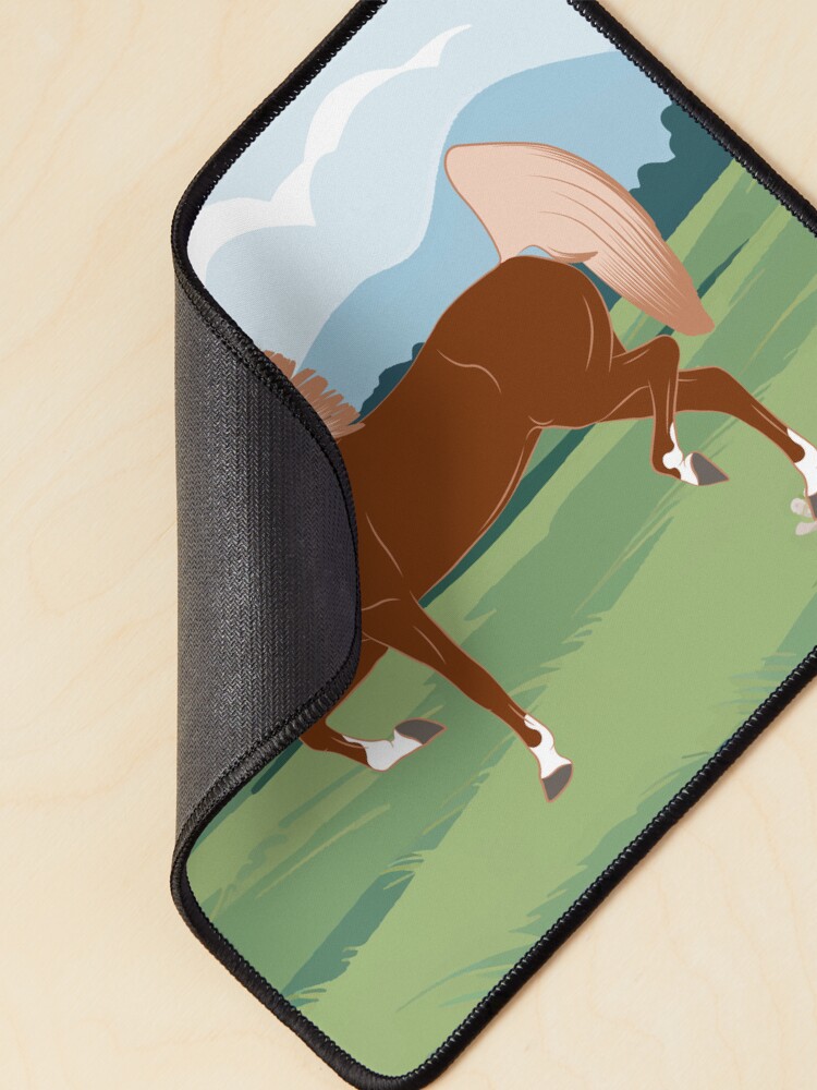 Aperçu 2 sur 5. Tapis de souris avec l'œuvre Cheval de Selle Américain, cheval d'allure, cheval alezan aux crins lavés avec paysage, races de chevaux des États Unis créée et vendue par WebEquitation.
