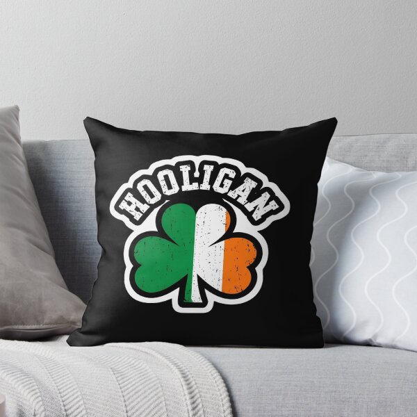 Aperçu de l'œuvre Drapeau irlandais des hooligans créée et vendue par FestivityFinds.