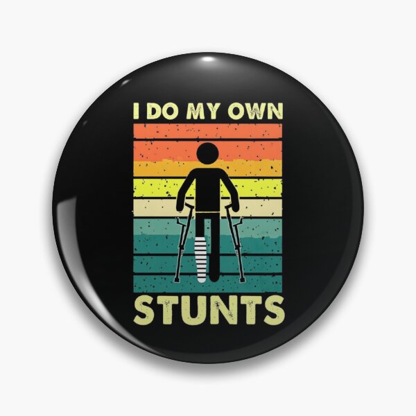 Artikelvorschau, "I Do My Own Stunts" Lustiges T-Shirt zur Genesung nach einer Verletzung – Gute Besserung, Humor bei gebrochenem Arm entworfen und verkauft von Colorful-Garden.