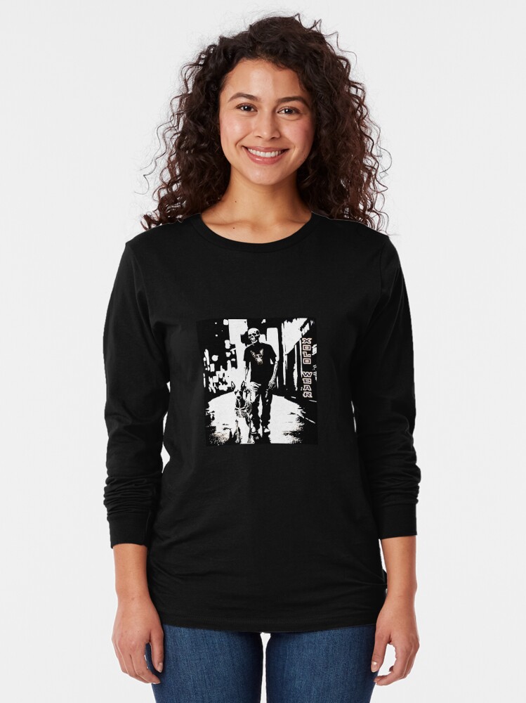 Imagen 2 de 5, Camiseta de manga larga con la obra XoloWear 24 callejón blanco y negro, diseñada y vendida por XoloWear24.