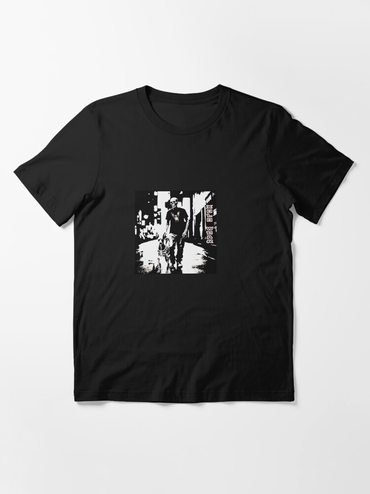 Imagen 3 de 7, Camiseta esencial con la obra XoloWear 24 callejón blanco y negro, diseñada y vendida por XoloWear24.