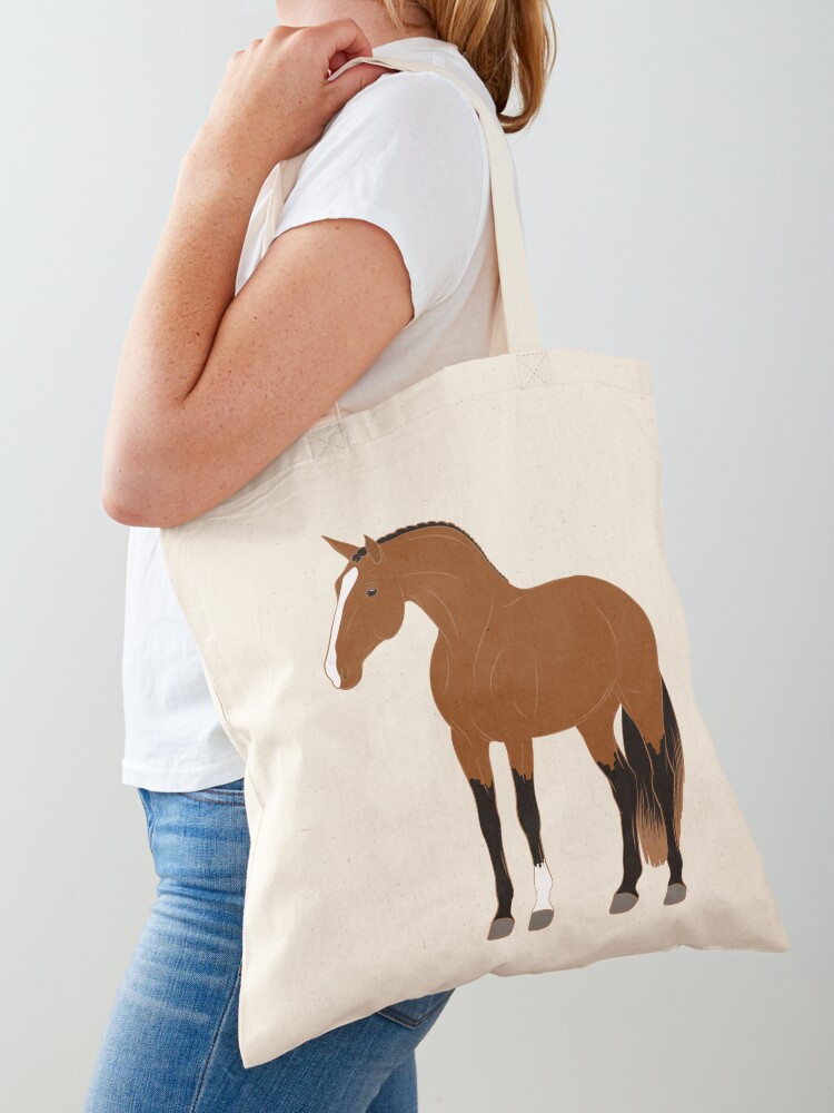 Aperçu 1 sur 5. Tote bag avec l'œuvre Cheval Alter Real, dessin cheval bai, cheval ibérique, races de chevaux du Portugal créée et vendue par WebEquitation.
