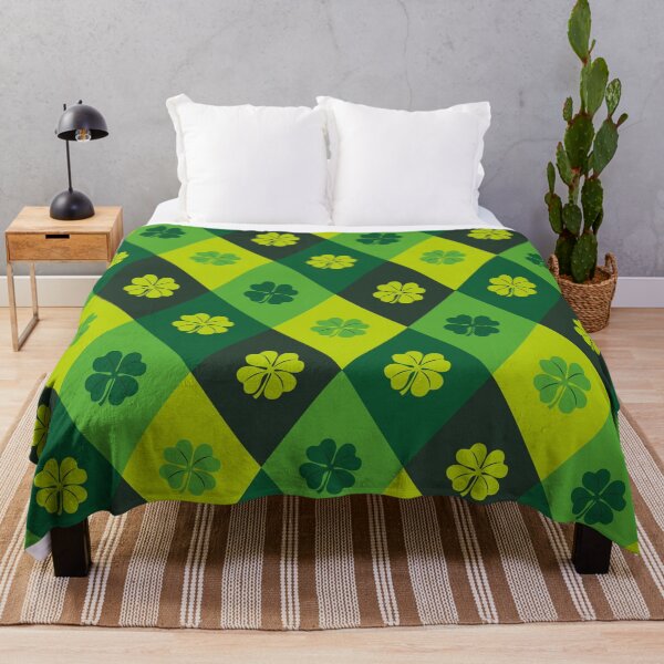 Item preview, diamond pattern with clover leaves designed and sold by Mauswohn.