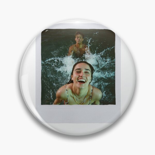 Aperçu de l'œuvre Matt et Asha créée et vendue par lqvestickers.
