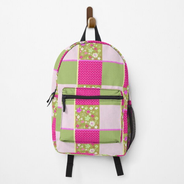 Aperçu de l'œuvre Patchwork floral rose et vert, motif inspiré du patchwork bohème vintage, design esthétique Cottagecore, imprimé botanique rétro sans couture créée et vendue par SheilasDigitalStudio.