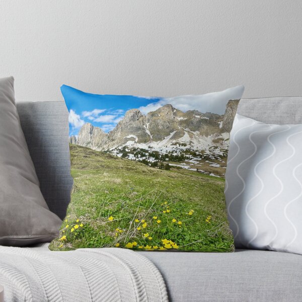 Artikelvorschau, Springtime in the Alps entworfen und verkauft von nikawanders.