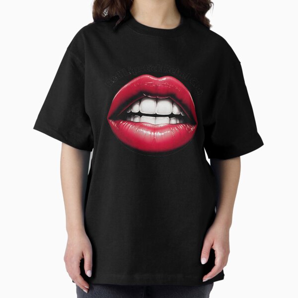 Vista previa del artículo con la obra «¡Rebeldes del lápiz labial rojo, uníos!», diseñado y vendido por ThreeFrenchies.