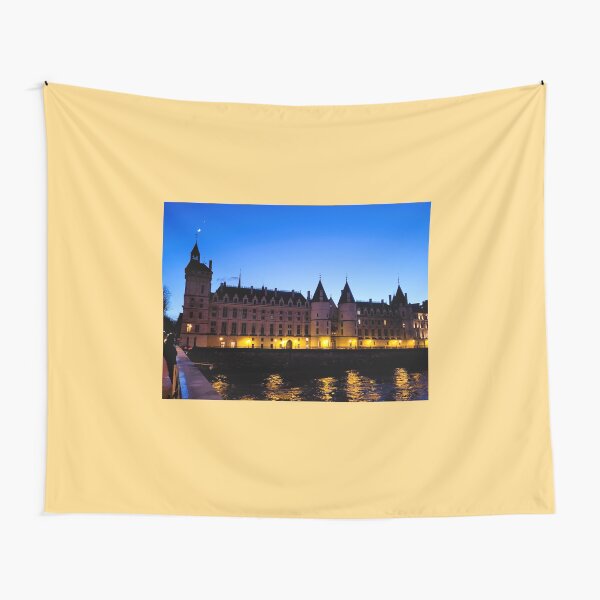 Aperçu de l'œuvre Paris et les tours de la Conciergerie sur la Seine créée et vendue par BlackBeret.