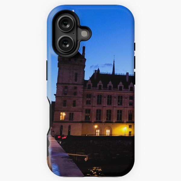 Aperçu de l'œuvre Paris et les tours de la Conciergerie sur la Seine créée et vendue par BlackBeret.