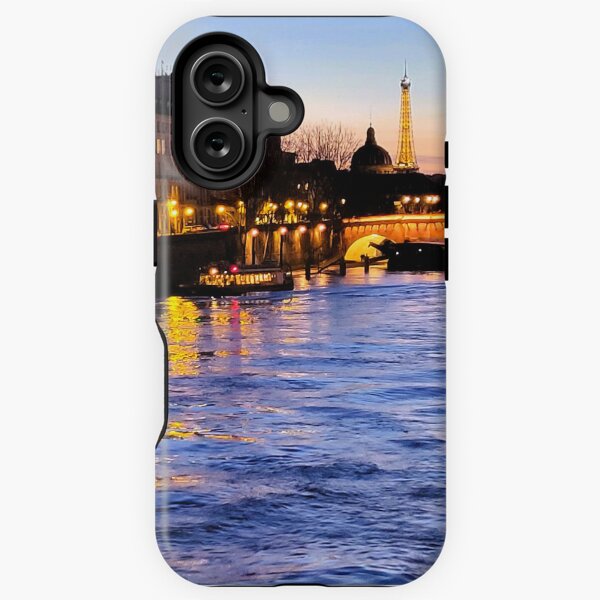 Aperçu de l'œuvre Tour Eiffel à Paris et coucher de soleil sur la Seine créée et vendue par BlackBeret.