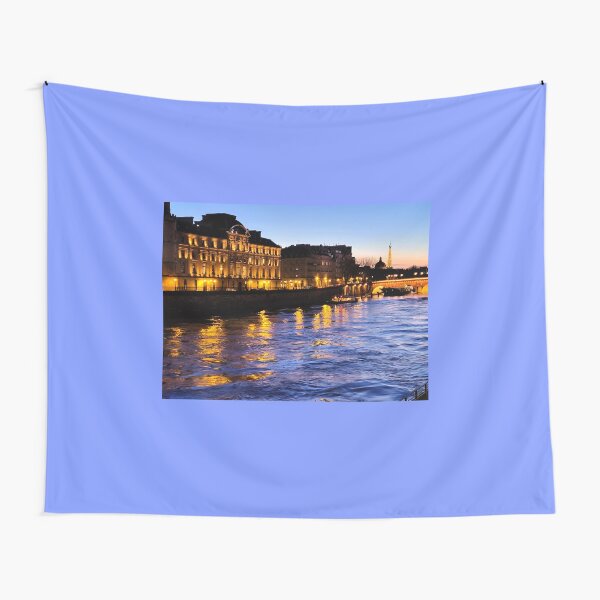 Aperçu de l'œuvre Tour Eiffel à Paris et coucher de soleil sur la Seine créée et vendue par BlackBeret.