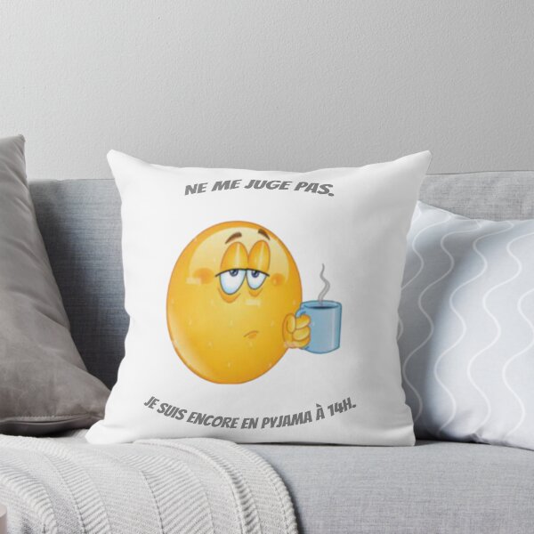 Item preview, Ne me juge pas. Je suis encore en pyjama à 14h. designed and sold by Collection de trésors .