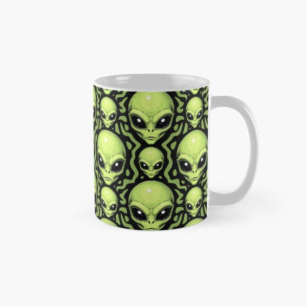 Item preview, Green Alien - Pattern designed and sold by Ederson D'Mind.