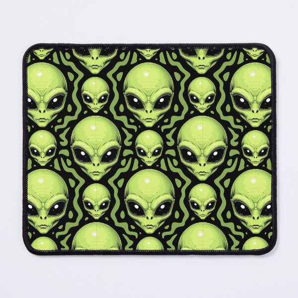 Item preview, Green Alien - Pattern designed and sold by Ederson D'Mind.