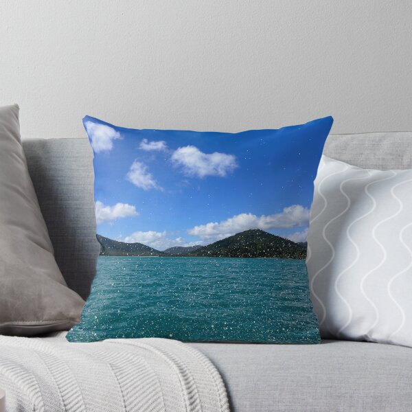 Artikelvorschau, Wellen brechen auf einem Boot in Whitsundays, Australien entworfen und verkauft von LondonArtTravels.