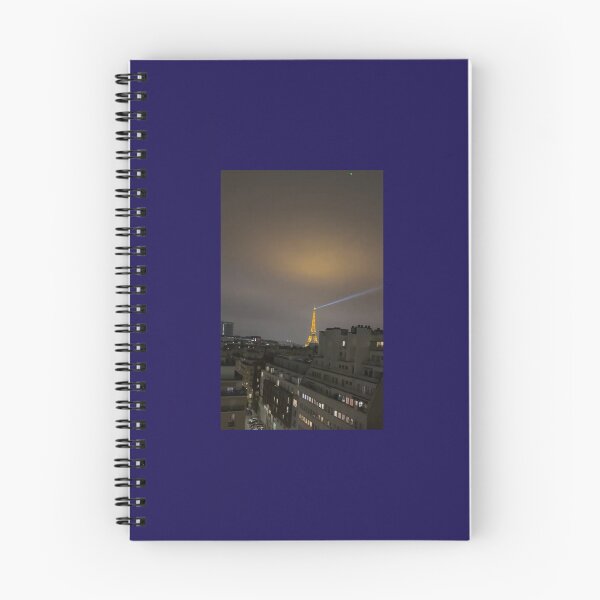 Aperçu de l'œuvre « La magie parisienne sur la ville » créée et vendue par AceScapes.