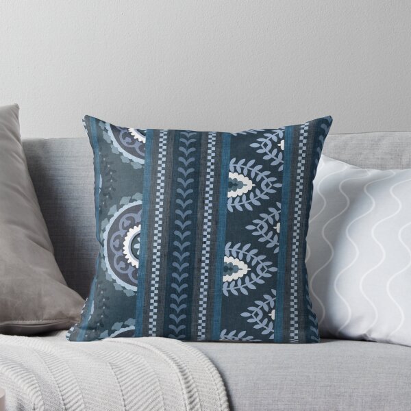 Aperçu de l'œuvre Rayure Suzani moderne - Bleu indigo créée et vendue par Sarah Thorpe Designs .