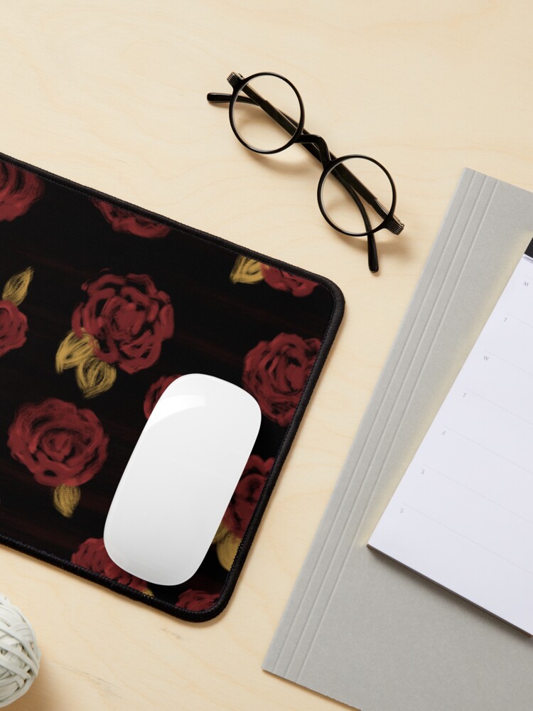 Aperçu 3 sur 5. Tapis de souris avec l'œuvre Rose Design créée et vendue par PatchworkHues.