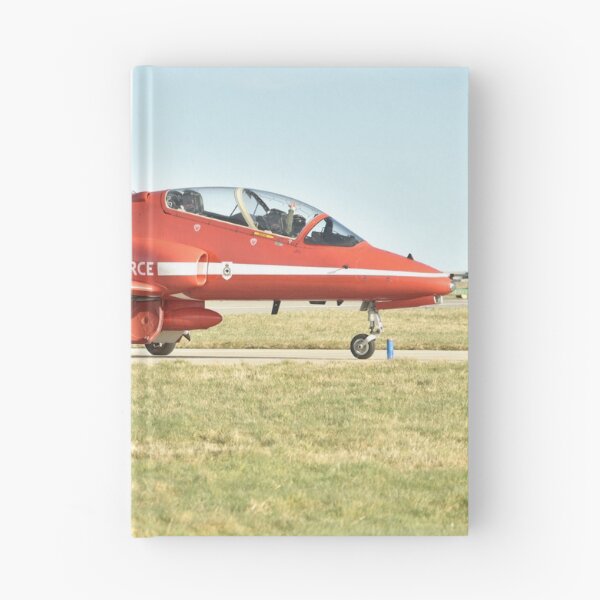 Artikelvorschau, Red Arrow auf dem RAF-Stützpunkt Lossiemouth entworfen und verkauft von Derren Jones.