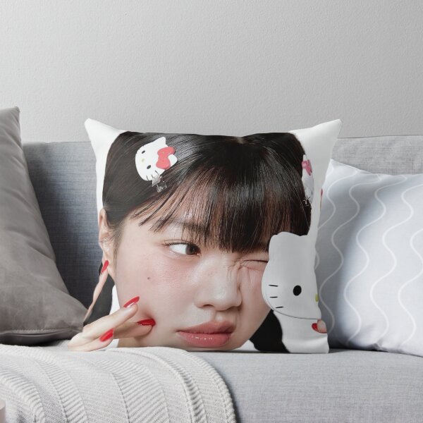 Artikelvorschau, MEOVV 미야오 MEOVV KÖRPER MEOVV TOXIC SOOIN MERCH MEOVV entworfen und verkauft von Valereekmerch.