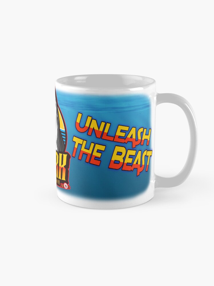 Aperçu 5 sur 6. Mug à café avec l'œuvre Été 11. Shark The Ocean Is Mine. créée et vendue par Vinidal.