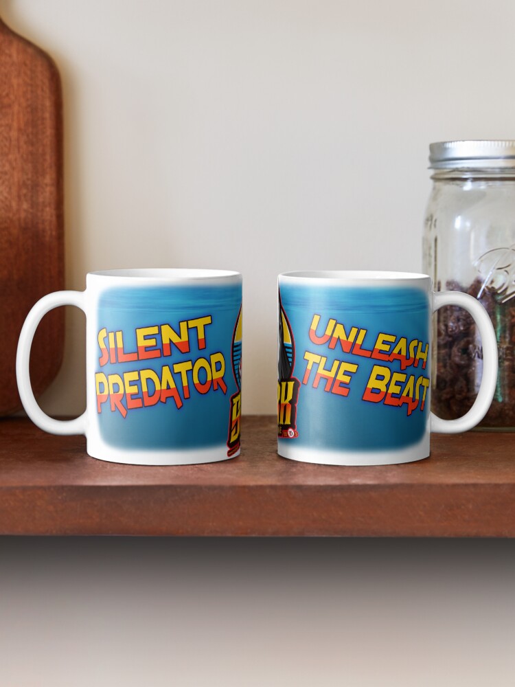 Aperçu 2 sur 6. Mug à café avec l'œuvre Été 11. Shark The Ocean Is Mine. créée et vendue par Vinidal.