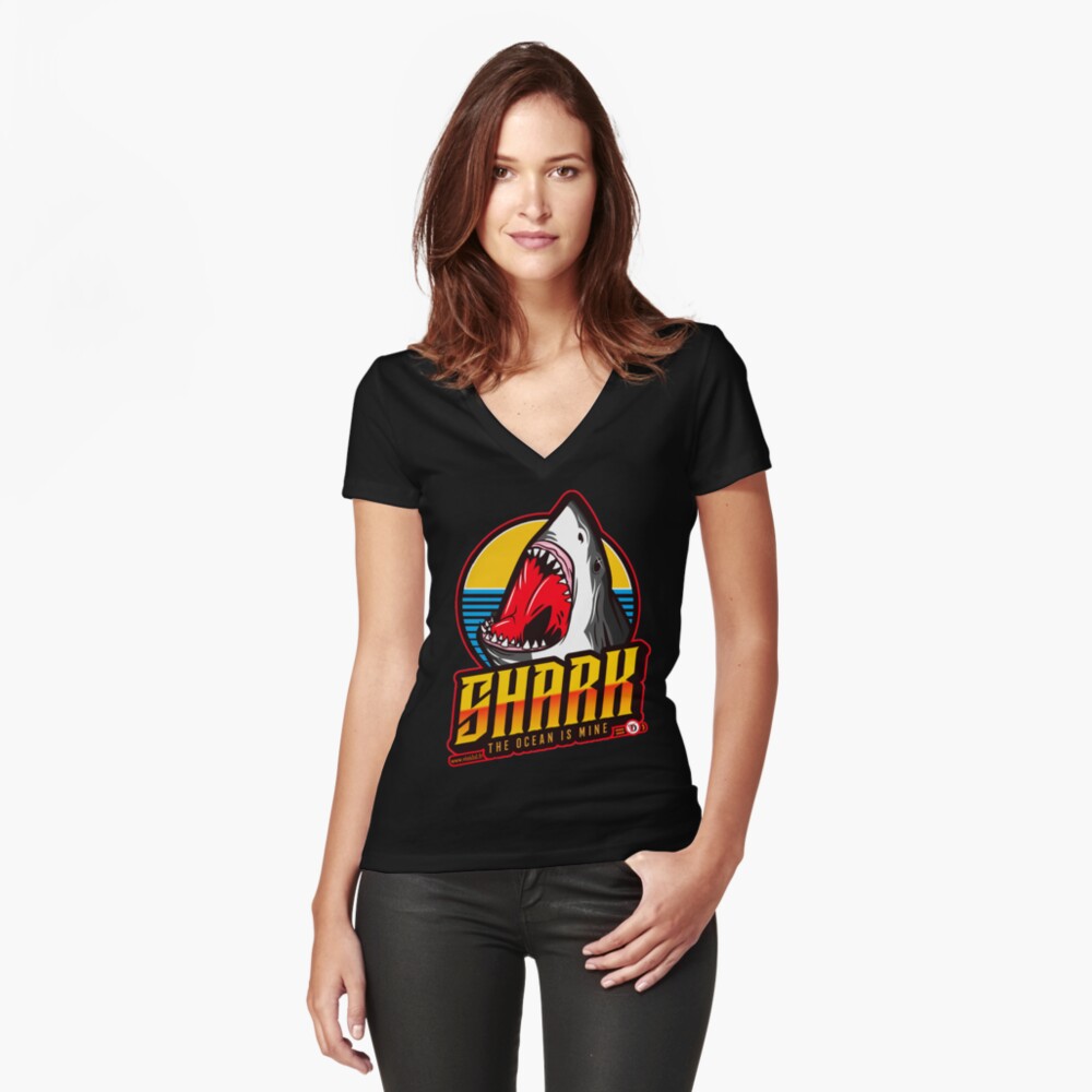 Aperçu de l'œuvre T-shirt moulant col V créée et vendue par Vinidal.