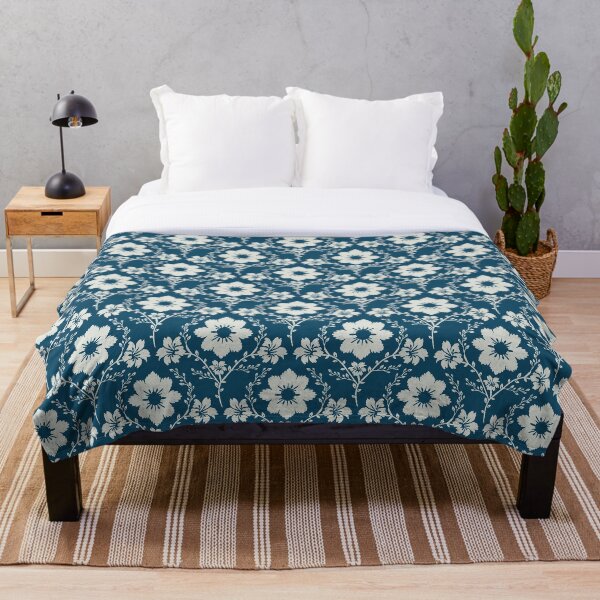Aperçu de l'œuvre Motif damassé fantaisiste bleu blanc bohème tropical élégant fleurs sauvages créée et vendue par BWDecorPattern.