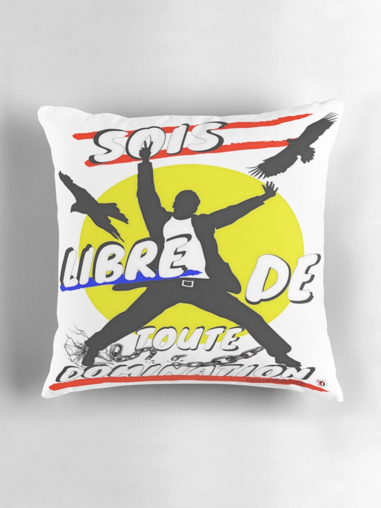 Aperçu 3 sur 4. Coussin avec l'œuvre Sois libre de toute domination. créée et vendue par Vinidal.