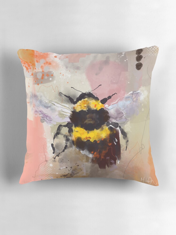 Aperçu 3 sur 4. Coussin avec l'œuvre Les abeilles bourdonnent créée et vendue par Macy-LeighArt.