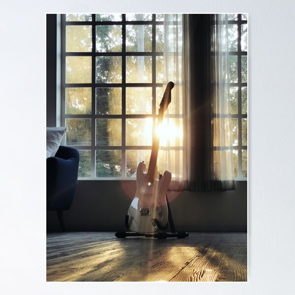 Artikel-Vorschau von Gitarre im Rampenlicht bei Sonnenuntergang im Studio, designt und verkauft von BARTISTA DESIGN.