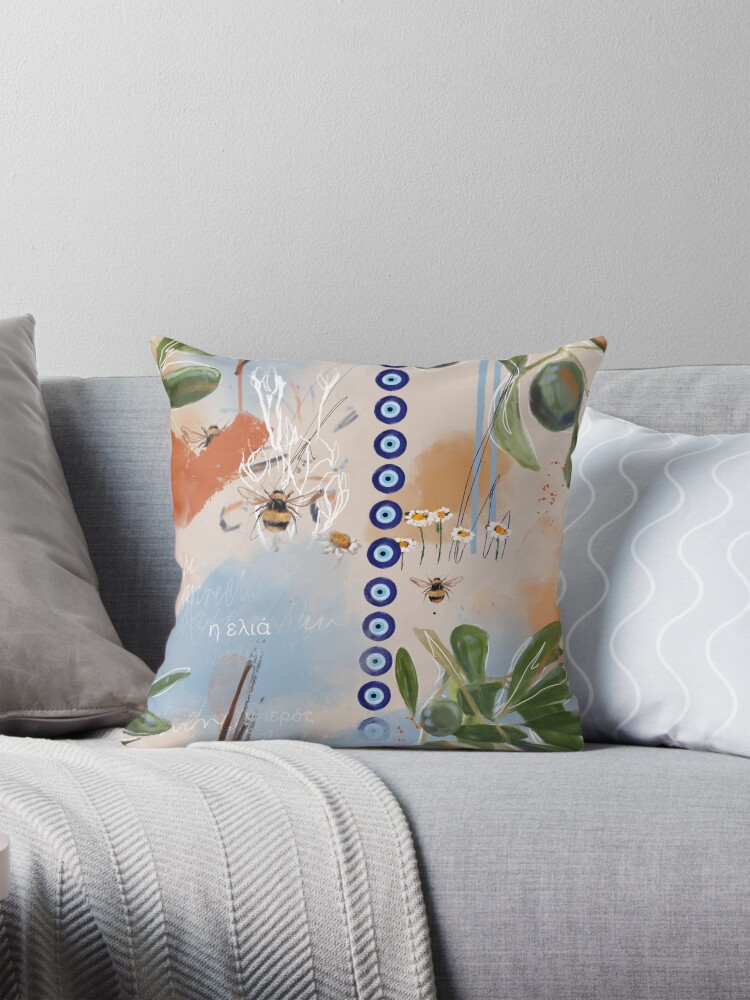 Aperçu 1 sur 4. Coussin avec l'œuvre L'olivier créée et vendue par Macy-LeighArt.