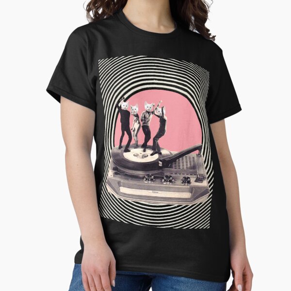 Cat Club // Dancing kitties on the turntable Classic T-Shirt