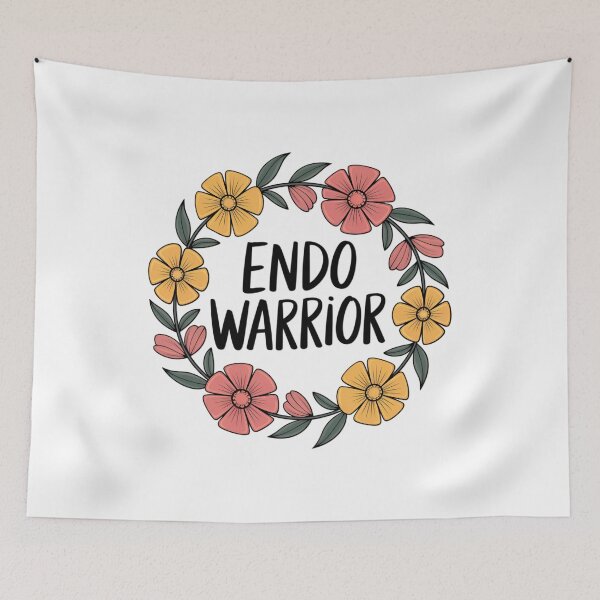 Aperçu de l'œuvre Endo Warrior – Couronne florale pour la force et la résilience créée et vendue par Calathea Collective.
