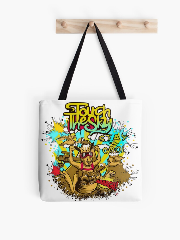 Aperçu 1 sur 2. Tote bag avec l'œuvre Touch The Sky. créée et vendue par Vinidal.